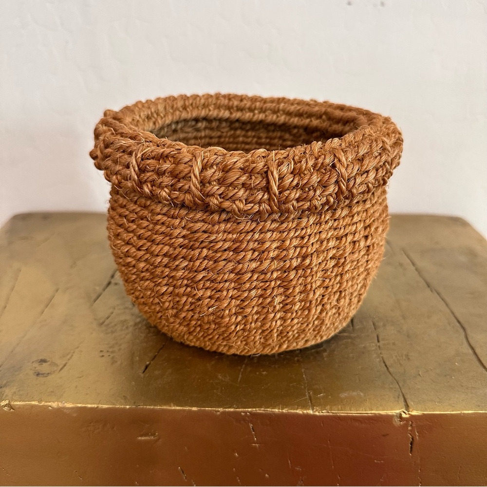 Vintage natural jute Handwoven plant/storage/decorative cuffed basket